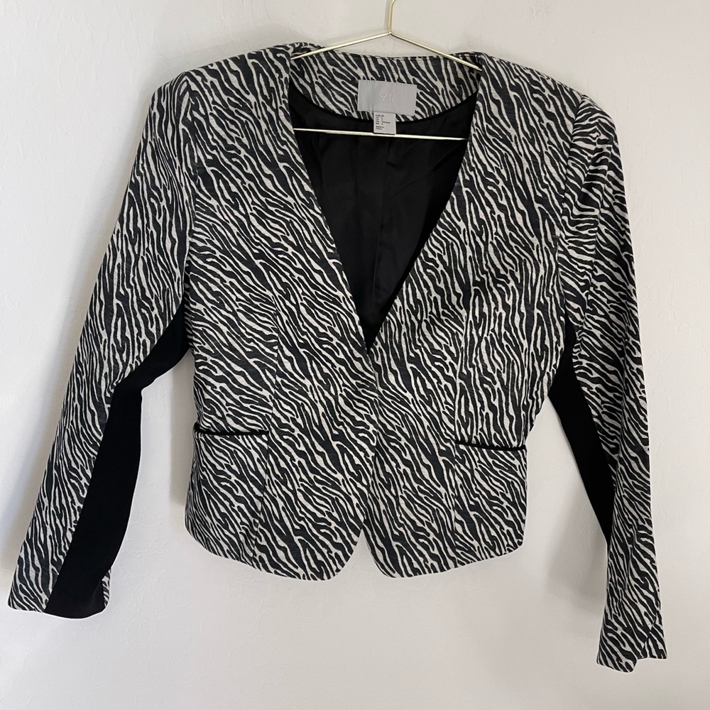 H&M Zebra Pattern 90s Y2k Style Cropped Blazer Si… - image 1